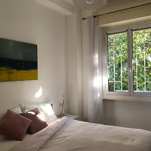 Appartement Lovely 2 With Small Garden, Milan